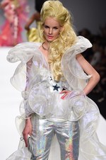 モスキーノ 2015年春夏コレクション - キュートでバブリー！バービーガールの世界へようこそ｜写真97