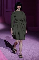 マーク ジェイコブス 2015年春夏コレクション - モダンな遊び心で飾られたクラシカルなミリタリー｜写真2