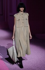 マーク ジェイコブス 2015年春夏コレクション - モダンな遊び心で飾られたクラシカルなミリタリー｜写真5