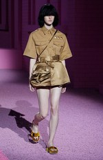 マーク ジェイコブス 2015年春夏コレクション - モダンな遊び心で飾られたクラシカルなミリタリー｜写真14