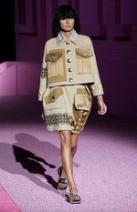 マーク ジェイコブス 2015年春夏コレクション - モダンな遊び心で飾られたクラシカルなミリタリー｜写真52