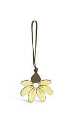 フルラの”春色”レディースバッグ、メタルハンドルの上品ハンドバッグや2WAY台形クラッチ｜写真18