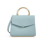 フルラの”春色”レディースバッグ、メタルハンドルの上品ハンドバッグや2WAY台形クラッチ｜写真8