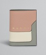 マルニ24年クリスマスレザーグッズ、カラーブロックの三つ折り財布＆目玉ぱっちりiPhoneケース｜写真1