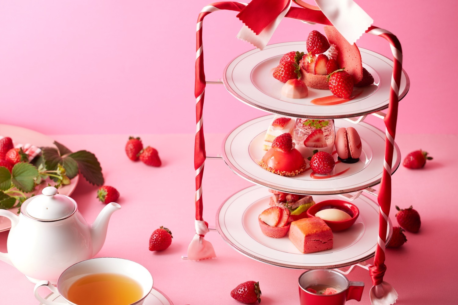 高級紅茶｜グランドニッコー東京 台場“あまおう尽くし”アフタヌーンティー、真っ赤な苺タルトやセイボリー
