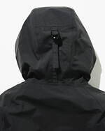 ワイルドシングス×ノンネイティブのゴアテックス中綿ジャケット、ロング丈のモンスターパーカーなど3型｜写真2