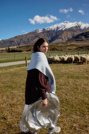 エミ(emmi) 2024-25年秋冬ウィメンズコレクション  - 写真3