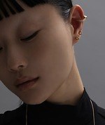 ブランイリス24年クリスマスジュエリー、“交わる四角形”モチーフのネックレス＆ピアス｜写真11