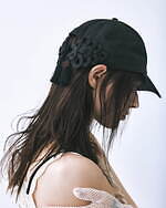 タナカダイスケ×ステュディオスのコラボ第2弾、煌めくビジューをプリントしたフーディーなど｜写真10