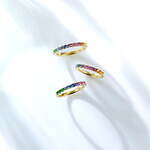 カドー24年クリスマスのおすすめジュエリー、虹色ピアスや“オバケ”モチーフのパールジュエリー｜写真17