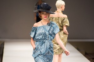ジュンアシダ(jun ashida)、2011年春夏コレクションを発表｜写真0