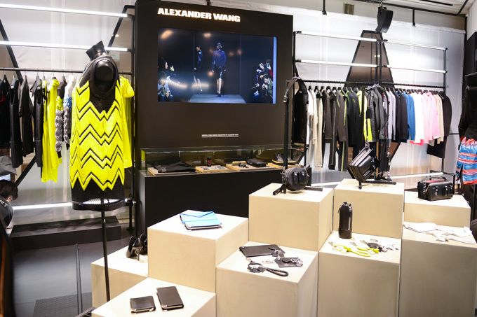 アレキサンダー ワン、伊勢丹新宿で期間限定ストア - デザイナー私物の特別展示も｜写真33