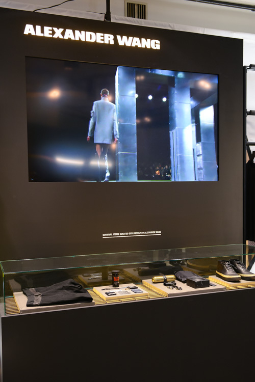アレキサンダー ワン、伊勢丹新宿で期間限定ストア - デザイナー私物の特別展示も｜写真38