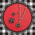 アナ スイ“四葉のクローバー”アクセサリー、ハート×煌めく蝶のヴィンテージ風ネックレスも｜写真1