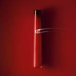 アルマーニ ビューティ25年春コスメ、濃密マットなリキッドルージュに“情熱レッド”の新色｜写真4