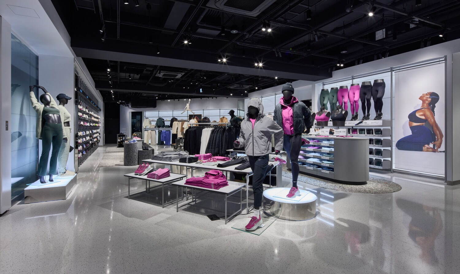 ナイキ(NIKE) ナイキ シブヤ NIKE BY YOU｜写真1