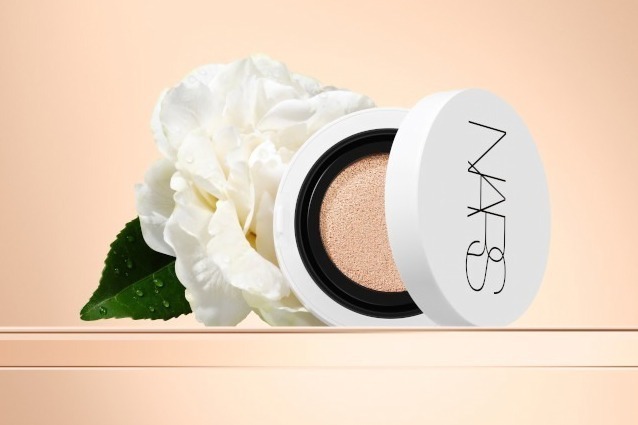 NARS ライトリフレクティング セラムクッション ファンデーション サムチョン ライトリフレクティング セラムクッションファンデーション