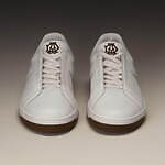 ダンヒル“立体ラバーロゴ”のメンズスニーカー、ホワイトレザーにコントラストカラーをプラス｜写真5