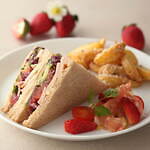 キハチ 青山本店、希少な苺“まりひめ”の限定ナポレオンパイ＆アフタヌーンティー｜写真3