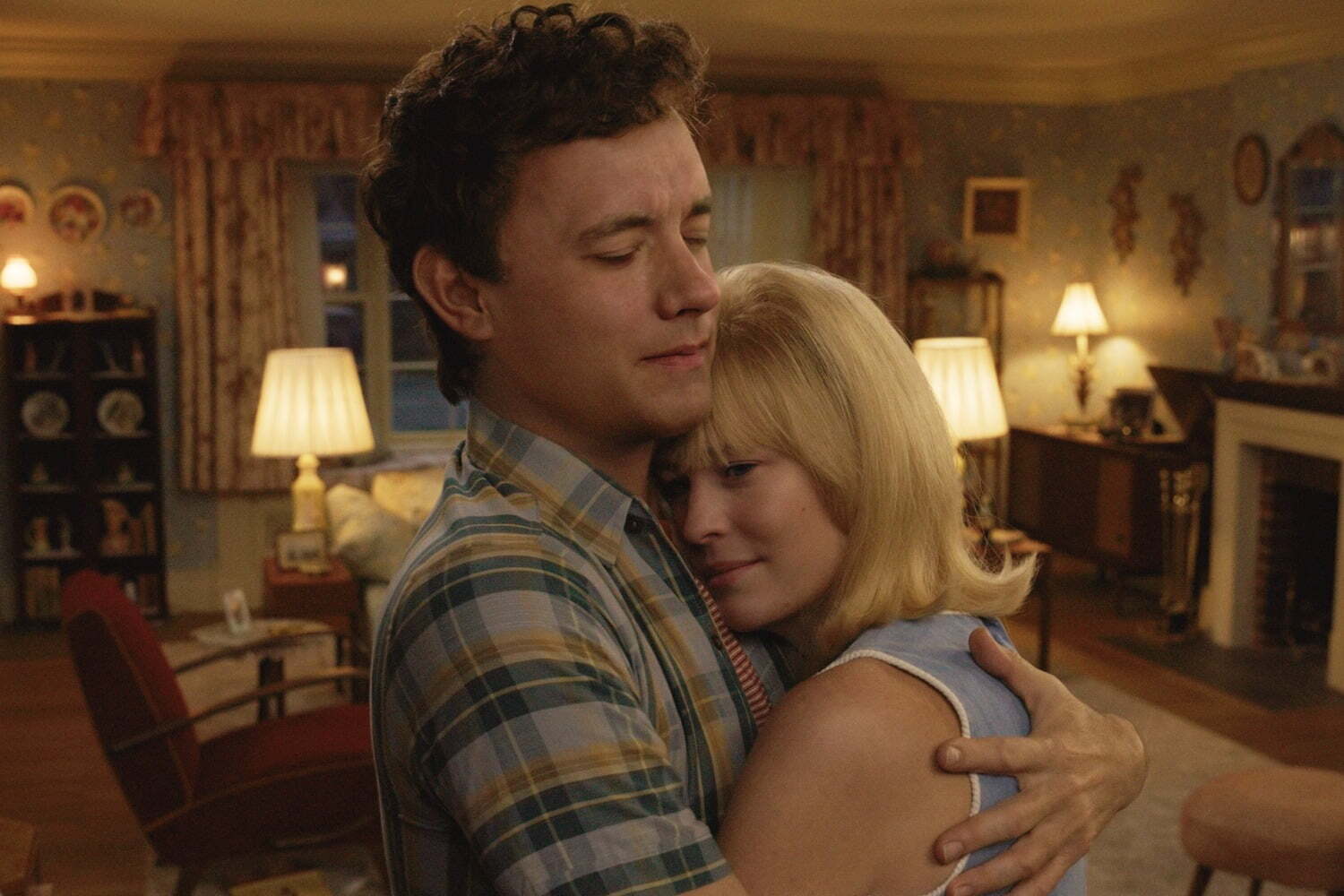 ロマンス[映画]｜ロバート・ゼメキス監督映画『HERE 時を越えて』トム・ハンクス＆ロビン・ライト、幾世代の家族を描く