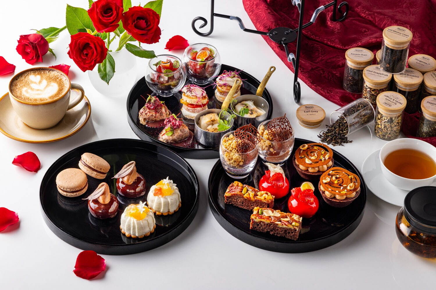 プルマン東京田町「ショコラアフタヌーンティー」アールグレイのチョコムースや“バラ香る”ケーキ｜写真7