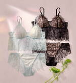 ピーチ・ジョン×ジルスチュアートのランジェリー、“レトロな薔薇”のレースブラ＆花柄ビスチェ｜写真2