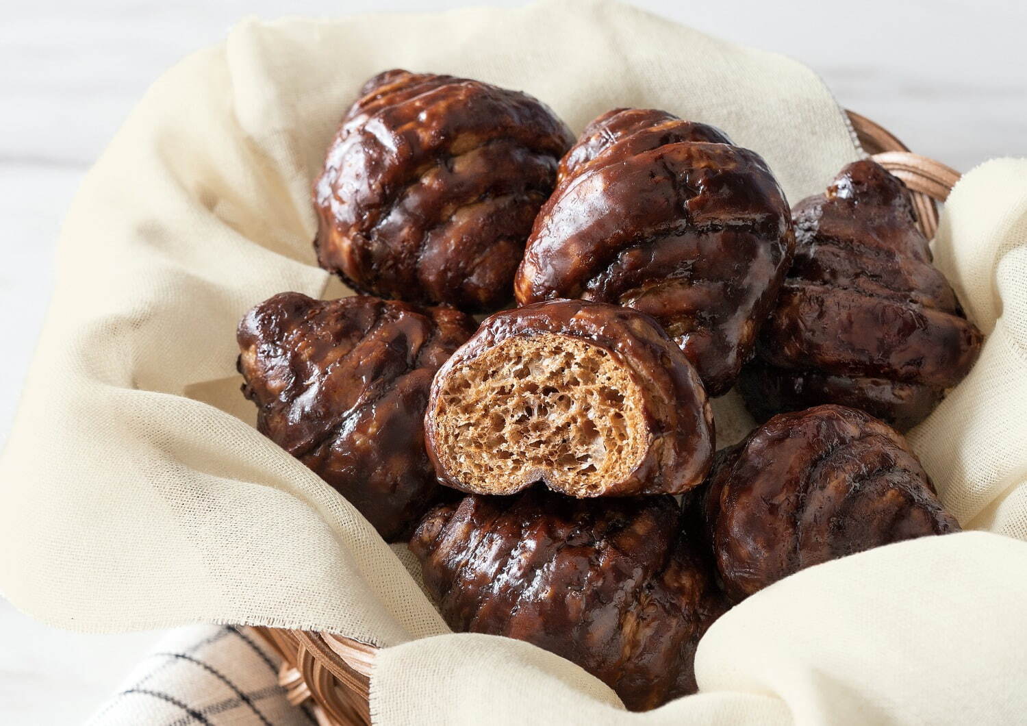 「プチクロワッサンラスク チョコレート」10個入 583円<数量限定>