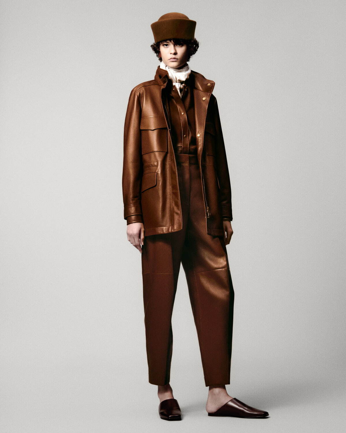 ロロ・ピアーナ 2025年春夏｜female ユーティリティジャケット