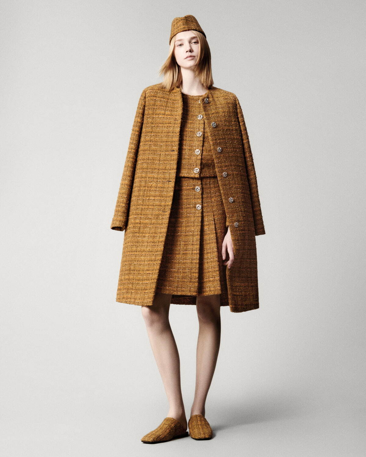 ロロ・ピアーナ 2025年春夏｜female スタンド/ノーカラーコート