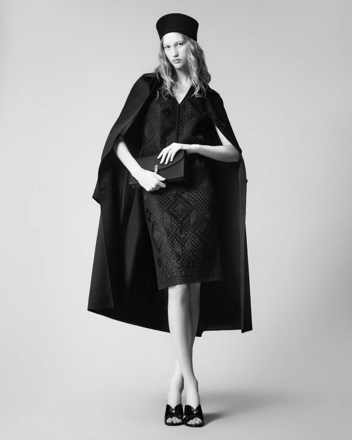 ロロ・ピアーナ 2025年春夏｜ ケープ