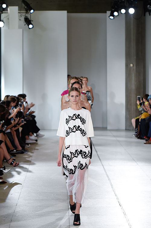 イッサ 2015年春夏<span>コレクション</span> - 写真33