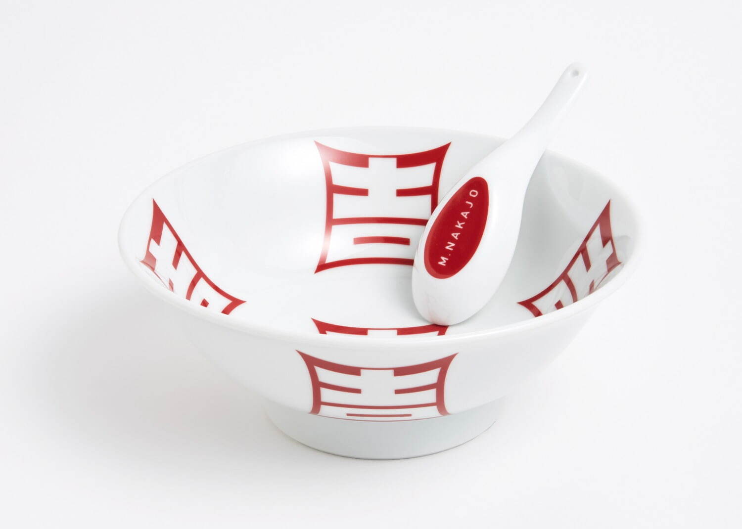 美濃焼“どんぶり”の企画展「ラーメンどんぶり展」ヒグチユウコや横尾忠則らデザインの丼が東京・六本木に｜写真11