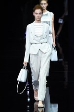 エンポリオ アルマーニ 2015年春夏コレクション - 魅惑のブルーで彩る、モダンなマリンルック｜写真23