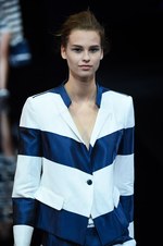 エンポリオ アルマーニ 2015年春夏コレクション - 魅惑のブルーで彩る、モダンなマリンルック｜写真31