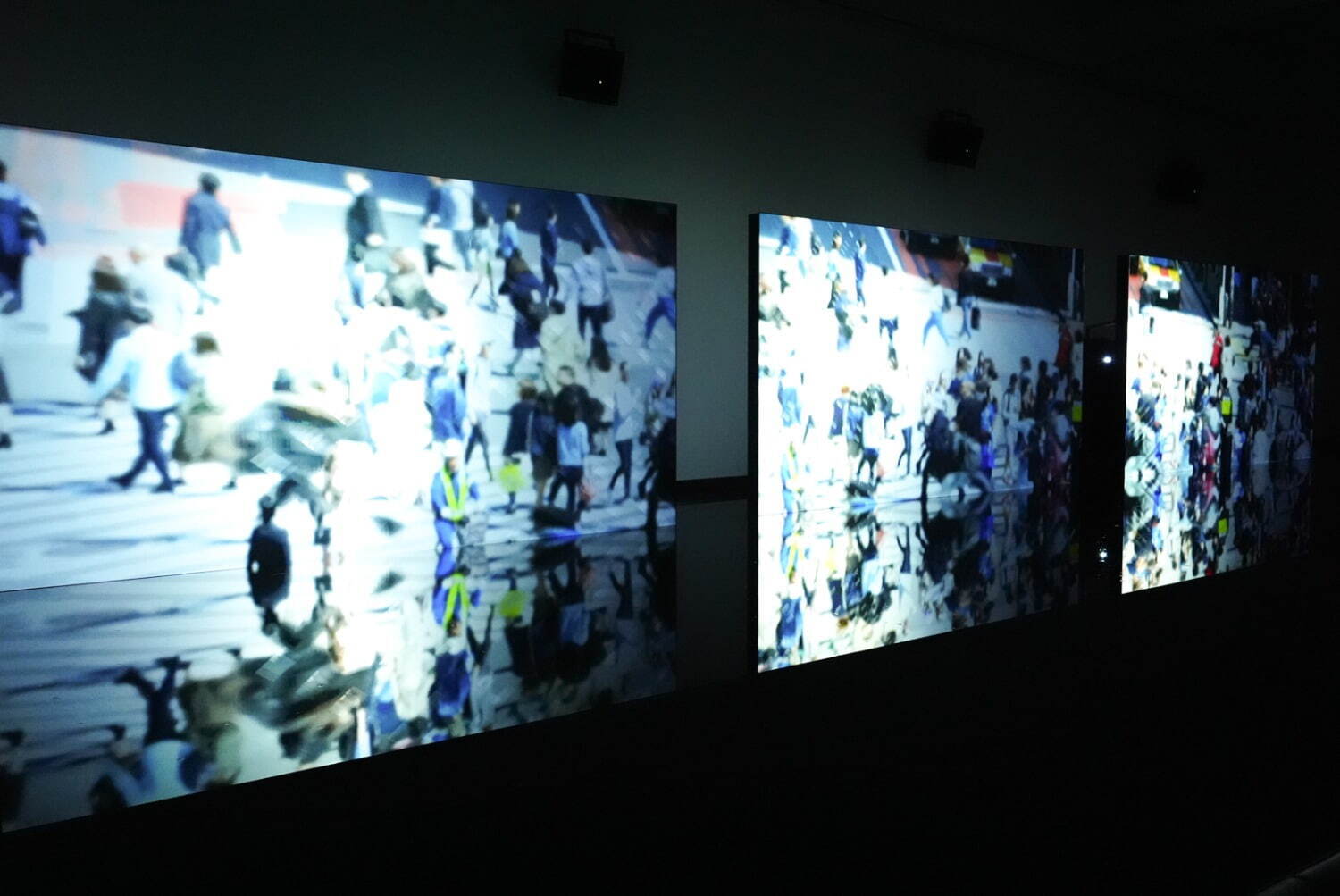 坂本龍一＋高谷史郎 《TIME TIME》 2024年
企画展「坂本龍一｜音を視る 時を聴く」 東京都現代美術館 2024-25年 展示風景