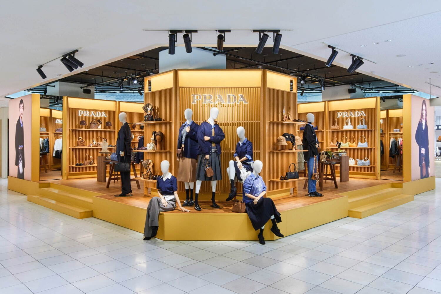 25新作 PRADA プラダ エメ ミディアム レザー ショルダーバッグ 三越伊勢丹 | PRADA/プラダ_Women通販 | プラダ エメ ミディアム