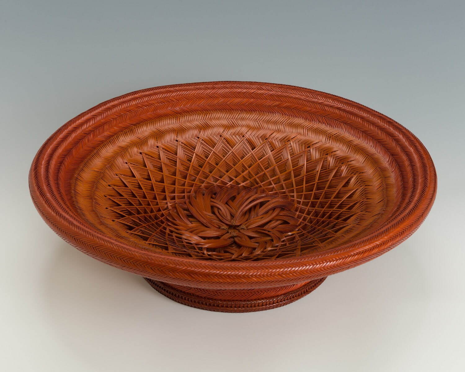 勝城蒼鳳 《合編摺漆盛籃 明響》 2006年 個人蔵