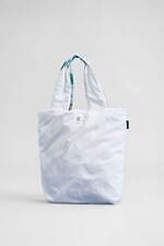 ケイタ マルヤマ×タイオン×ザ トウキョウ、“花or羽”柄のベストにもなるダウンジャケット｜写真8