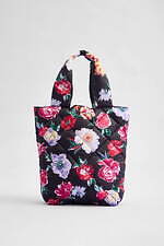 ケイタ マルヤマ×タイオン×ザ トウキョウ、“花or羽”柄のベストにもなるダウンジャケット｜写真5