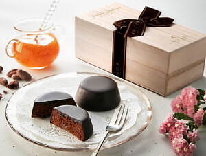 アンテノール2025年バレンタインスイーツ、1人サイズの“ザッハトルテ”を木箱ラッピングで｜写真1