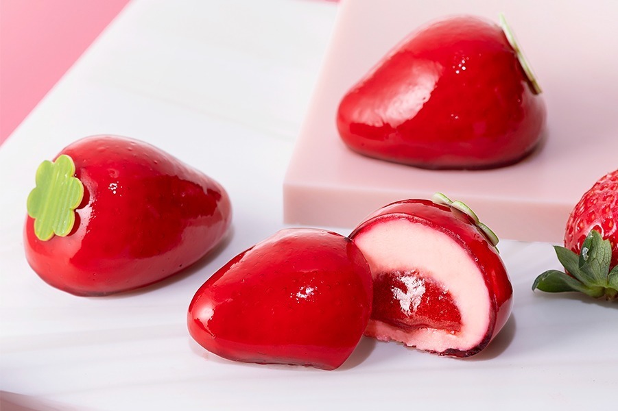 まるで苺！？とろける生ショコラ×あまおう苺ソースの限定ケーキ、バターステイツ by銀のぶどうから