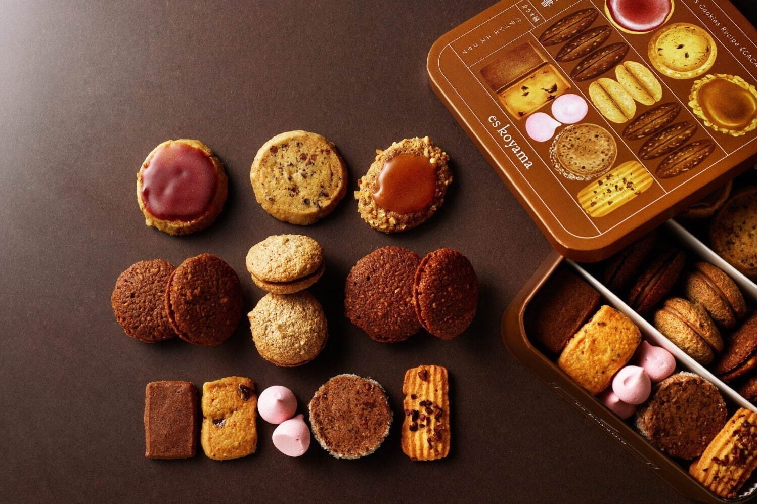 フランボワーズ｜パティシエ エス コヤマ“教科書的な”クッキー缶、フランボワーズ×ほうじ茶など全11種とレシピ入り