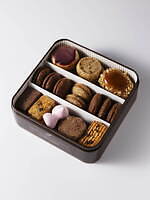 パティシエ エス コヤマ“教科書的な”クッキー缶、フランボワーズ×ほうじ茶など全11種とレシピ入り｜写真14