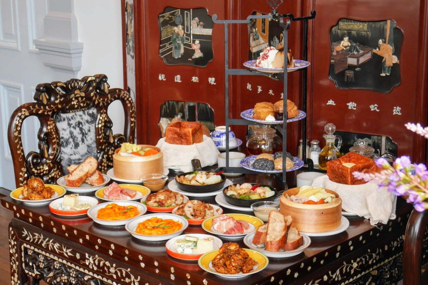 フリーフロー｜神戸・パンとエスプレッソと異人館「パンの満漢全席」“蒸したてパン”や食事を楽しむ豪華宴席料理