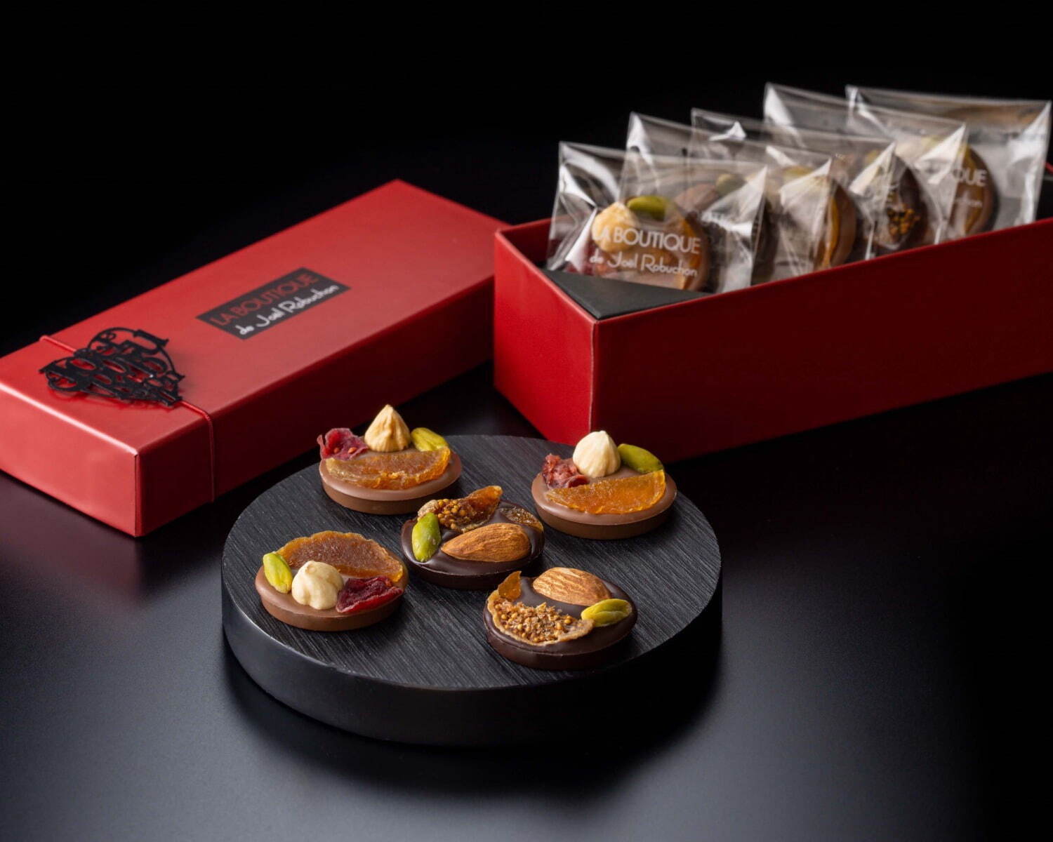 ジョエル・ロブション2025年バレンタイン、薔薇香るハート型ショコラ＆焼き菓子詰め合わせ｜写真7