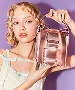 キャンディストリッパー、“リボン”が主役のメタリックピンク