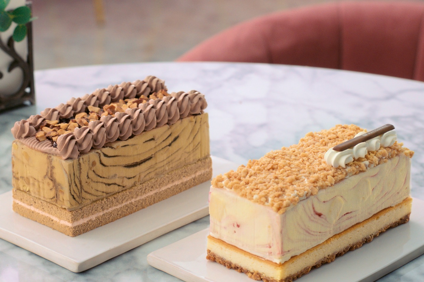 アイスクリームケーキ｜「サーティワン パティスリー」長方形の新アイスクリームケーキ、苺チーズケーキ＆カフェモカの2種