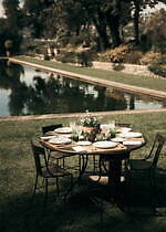 ディオール メゾン“幸運のお守り”テーブルウェア、バラや蜂を描いた陶器マグカップやプレート｜写真39