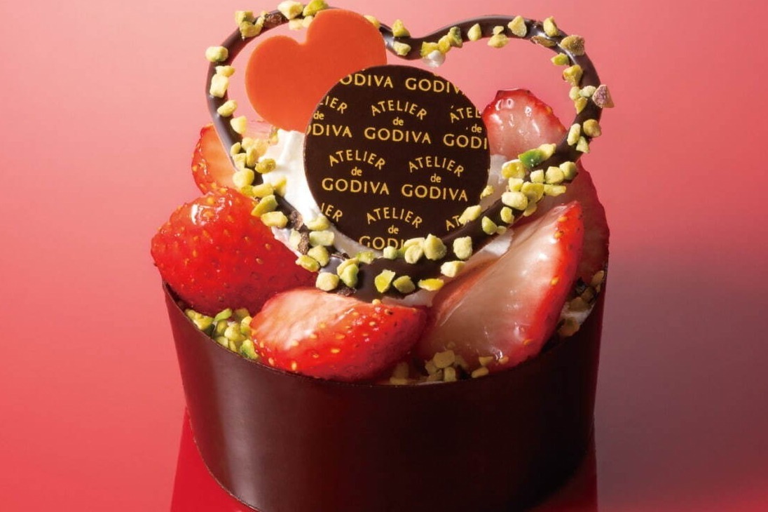 アトリエ ドゥ ゴディバ25年バレンタイン、あまおう苺のタルトやとろけるチョコのキューブ型ケーキ