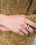 ロエベ25年新春ウィメンズウェア＆シューズ、“雲の総柄”セットアップや爽やかブルーのスニーカー｜写真19